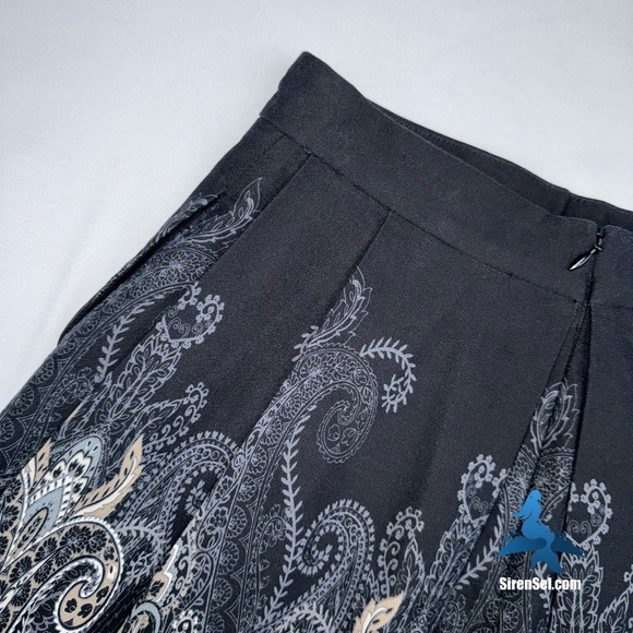 1043 Petite Banana Republic Box Pleated Skater/Circle Skirt - Size 00P Black/Tan - Picture 9 of 16